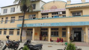 दुई महिनाको तलब रोकिँदा निम्न बर्गका परिवारलाई समस्या । सम्धित निकाय माैन किन ? थारू पाेर्टल